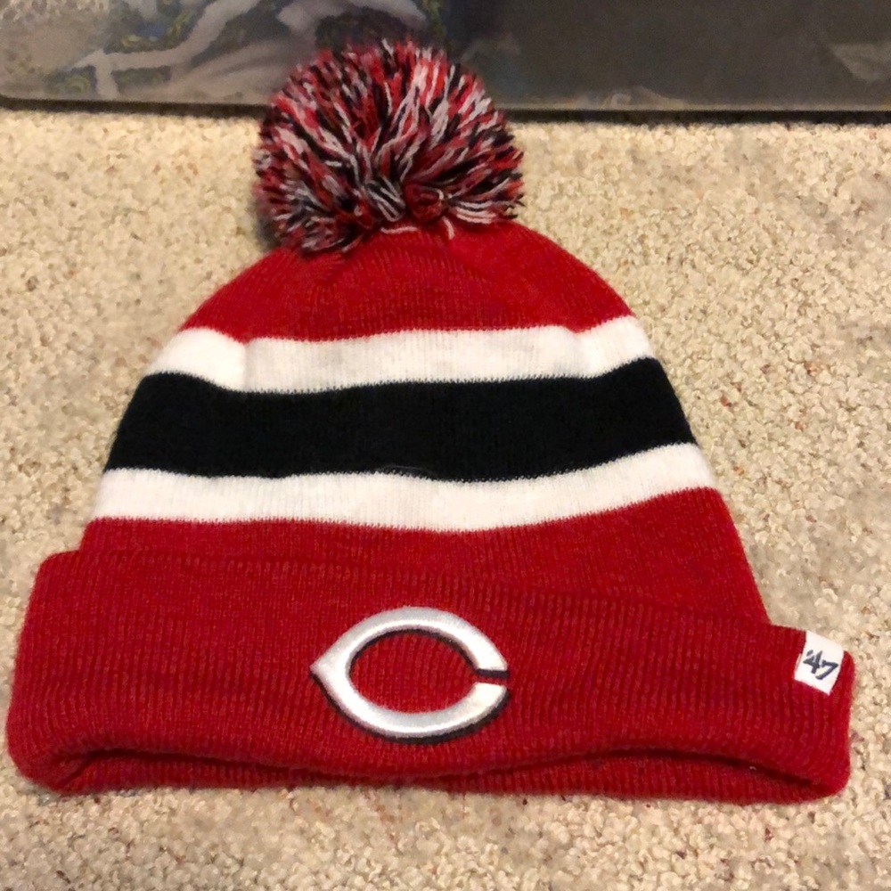 Cincinnati Reds sock hat. Good condition.